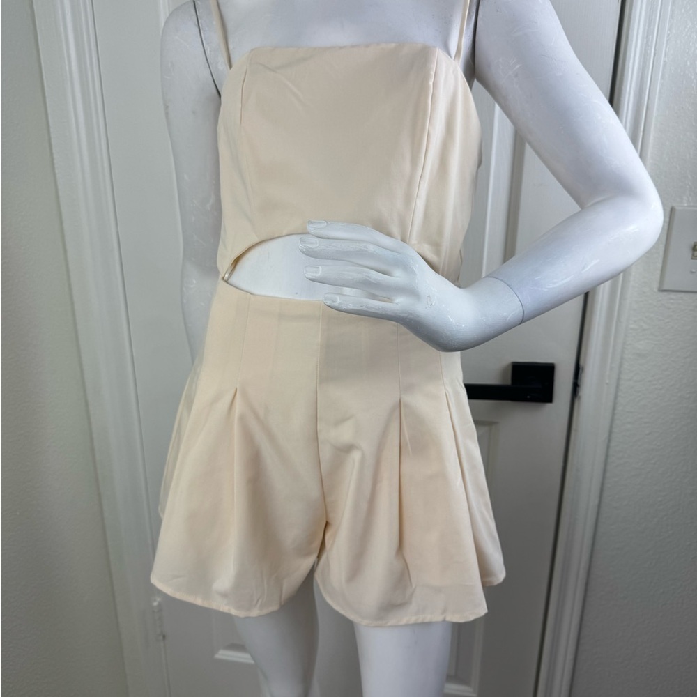 Mable Women's Cream Romper Size Small.  I#110
